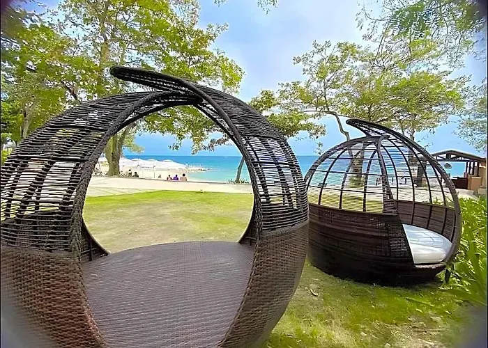 Hotel Mactan Newtown Flats And
