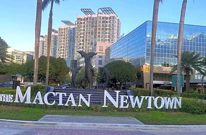 Mactan Newtown Flats And 3*